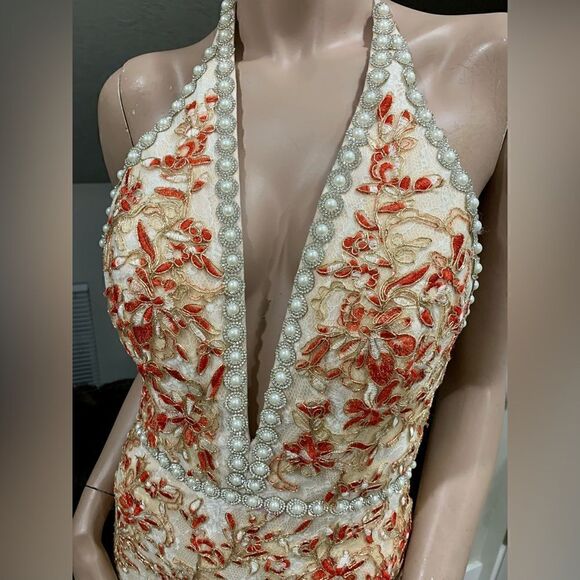 New Gorgeous Embroidered Floral Lace Beaded  Fishtail Halter Gown - Picture 11 of 16